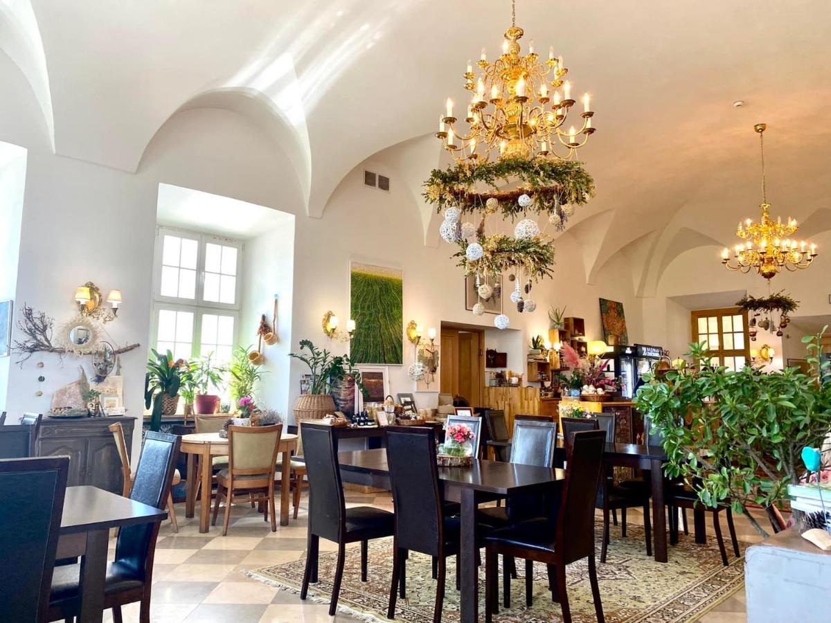 Pokoje Goscinne Domu Pielgrzyma W Supraslu Exterior foto